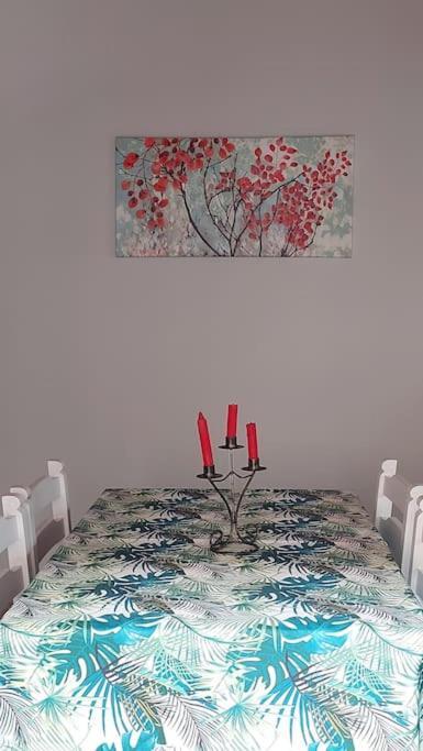 Colorful 2-Bedroom House In جايوس المظهر الخارجي الصورة