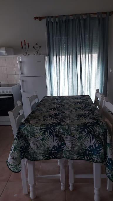 Colorful 2-Bedroom House In جايوس المظهر الخارجي الصورة
