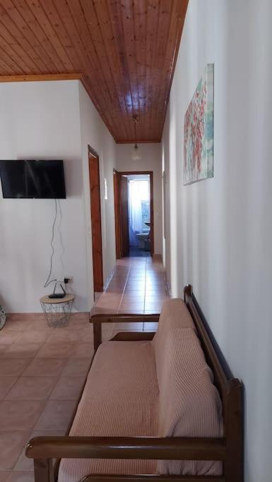Colorful 2-Bedroom House In جايوس المظهر الخارجي الصورة